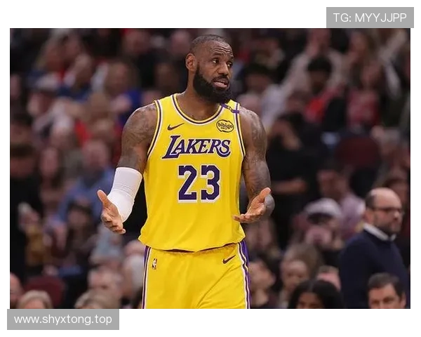 勒布朗低投获胜难 忍哨声显无奈